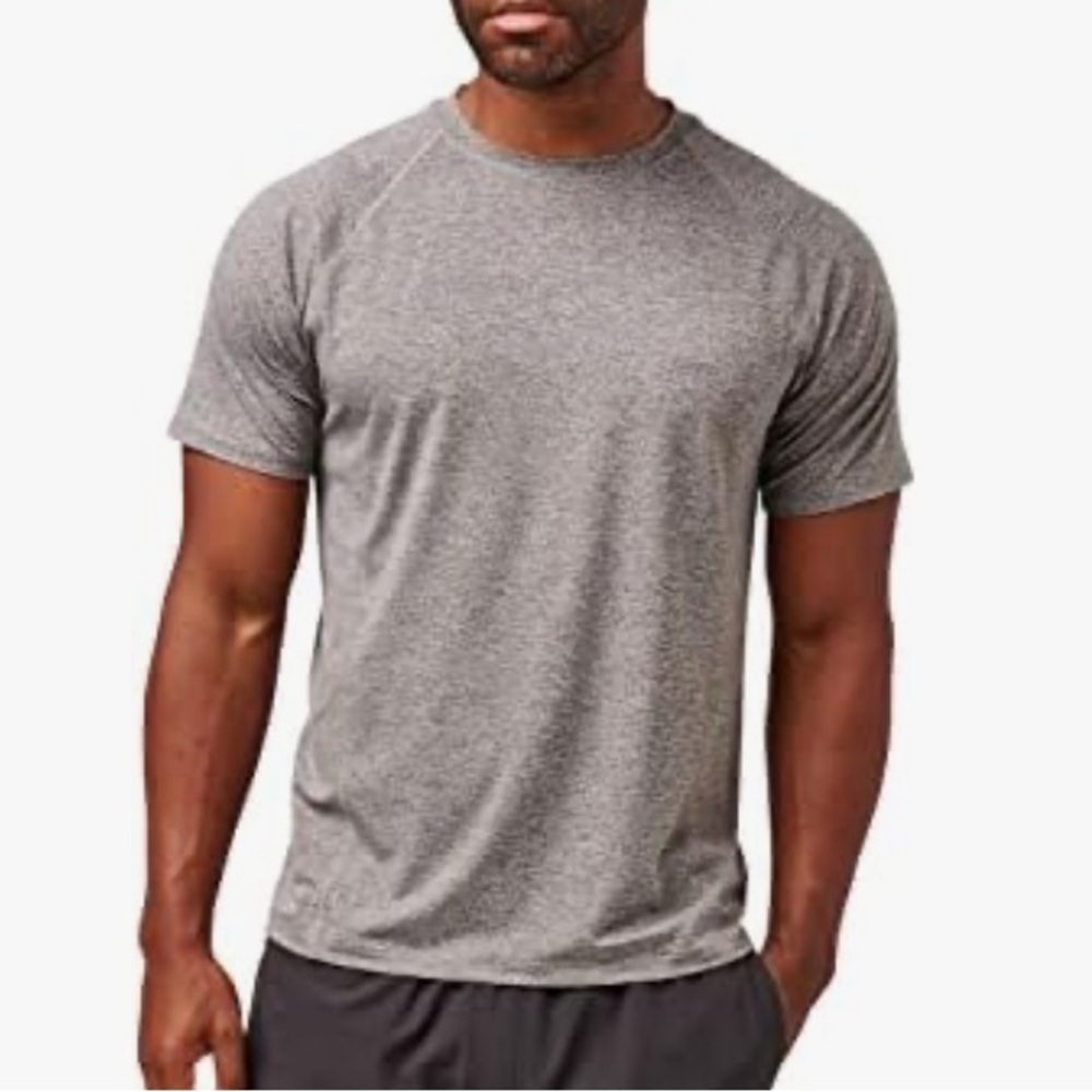Unbranded men’s gray crewneck athletic performance material tee size medium